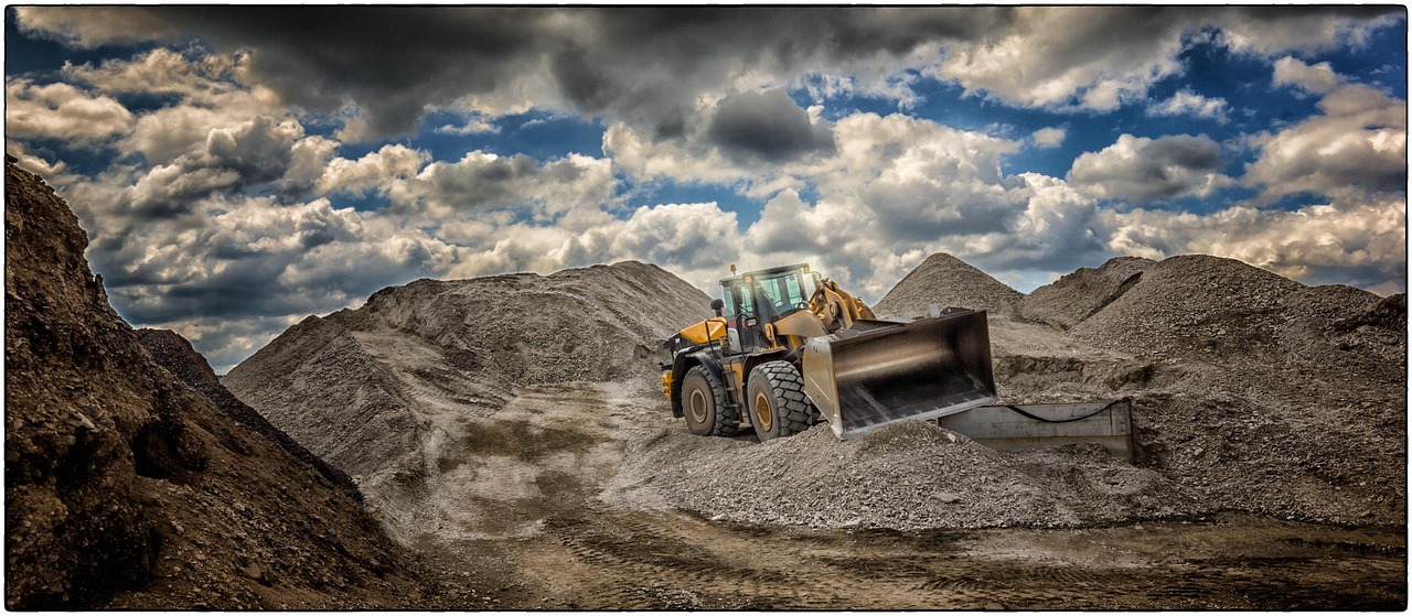 découvrez notre mini-excavateur compact et performant, idéal pour les travaux de terrassement et de construction dans les espaces restreints. facile à manœuvrer et puissant, il est parfait pour tous vos projets.